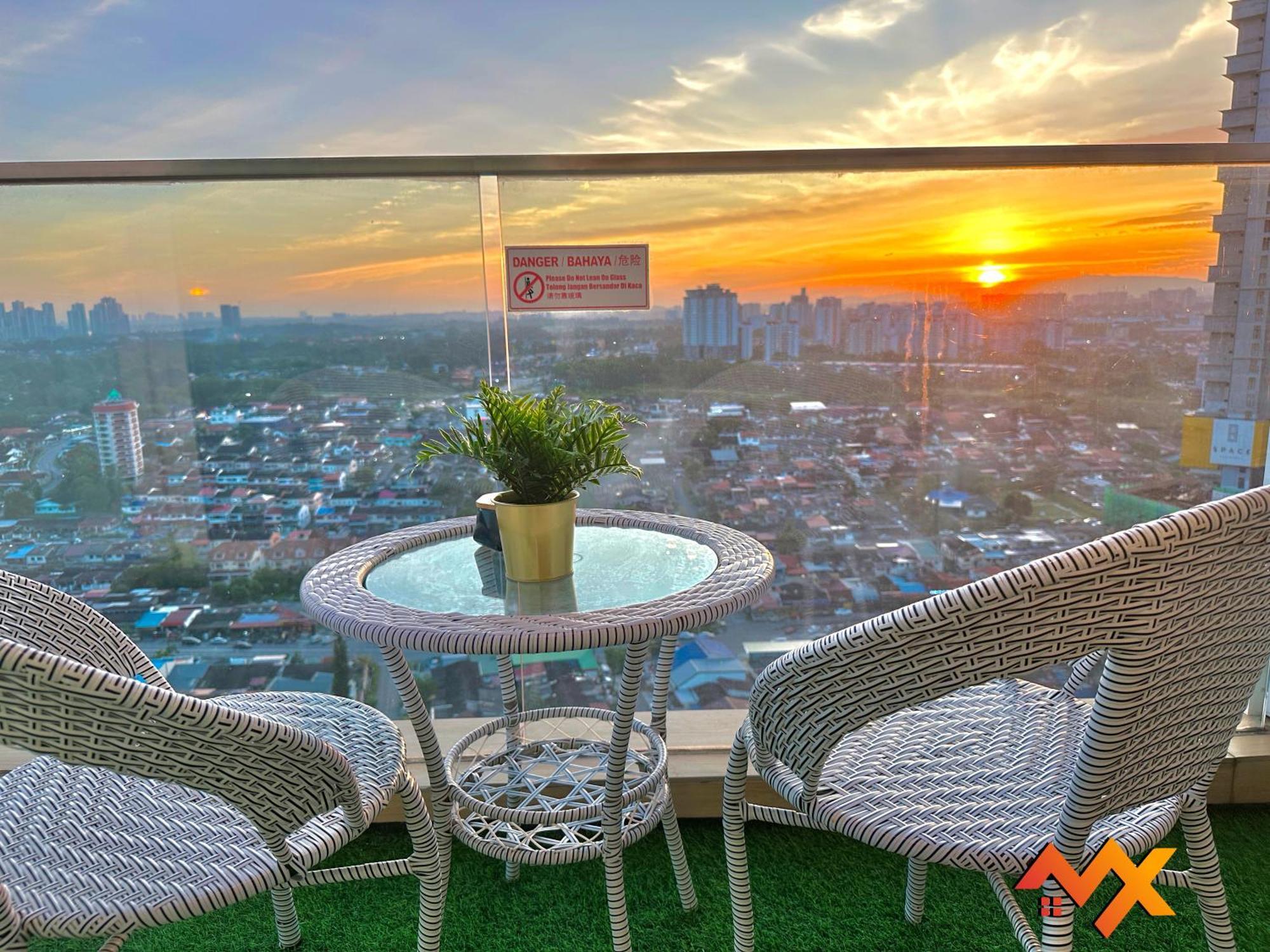 Apartment Ksl Mall 6-20pax Private Lift-netflix-smarttv 70inch Johor Bahru