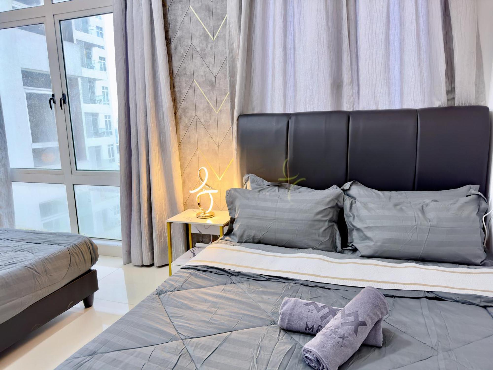 Ksl Mall 6-20pax Private Lift-netflix-smarttv 70inch Apartment *